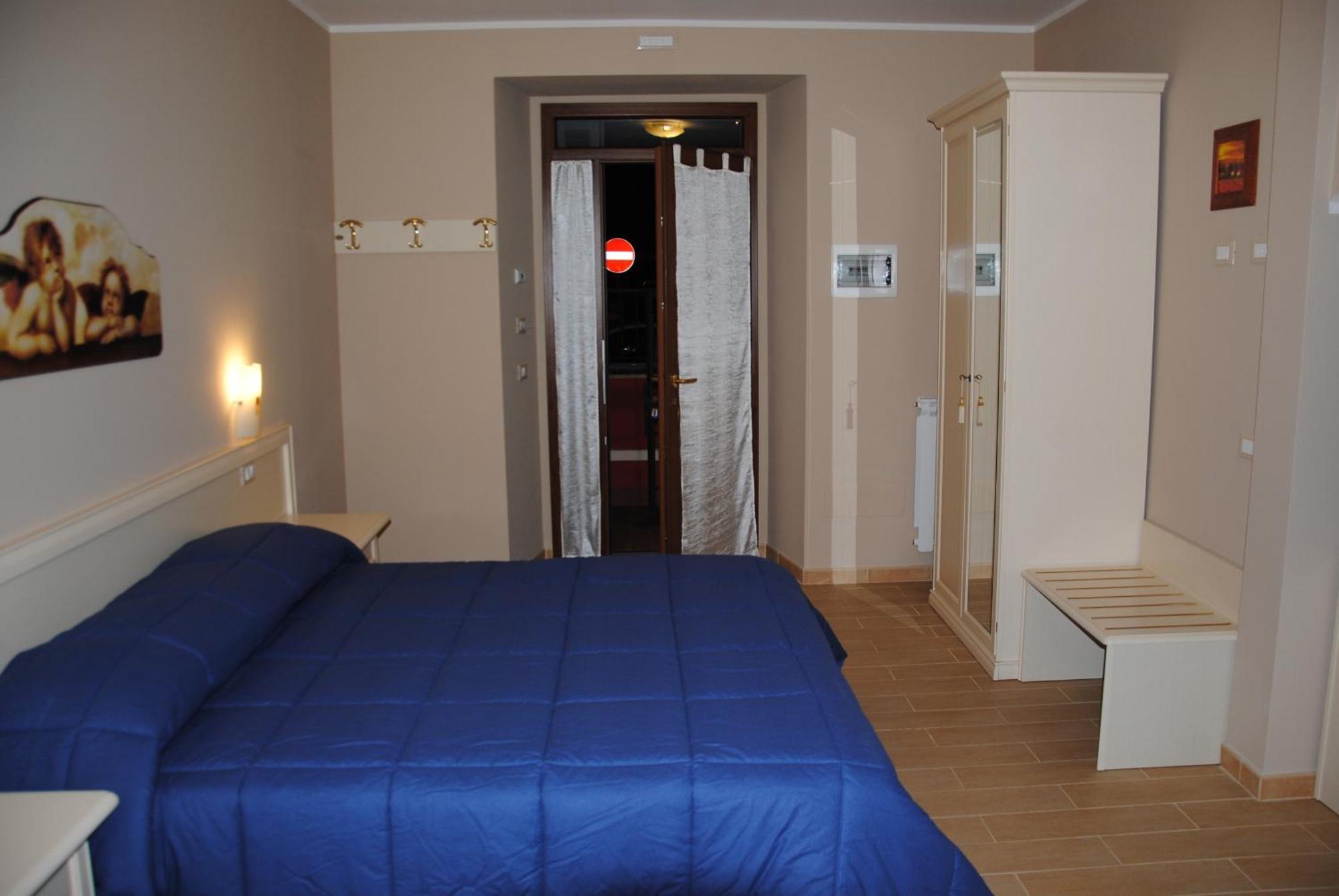 La Chioccia Hotel Valmontone Exterior photo